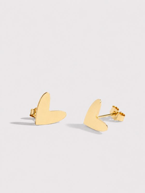 Cercei din aur de 14k, în formă de inimă, cu design modern și simbol atemporal, din colecția Amour en Or.