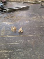 Cercei Rotunzi cu Zirconiu din aur 14K în atelier
